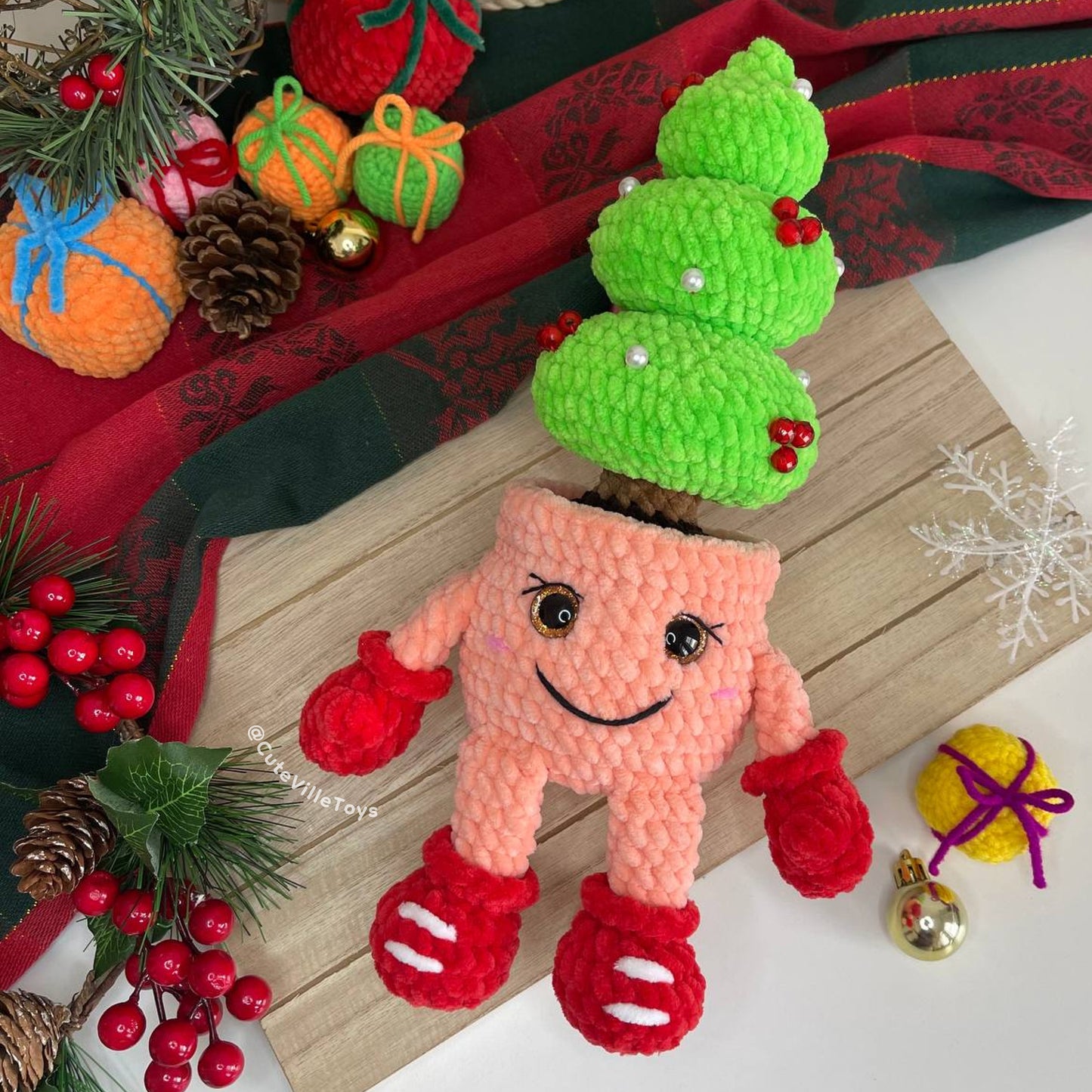 Christmas Tree in Smiling Pot No Sew Crochet Pattern